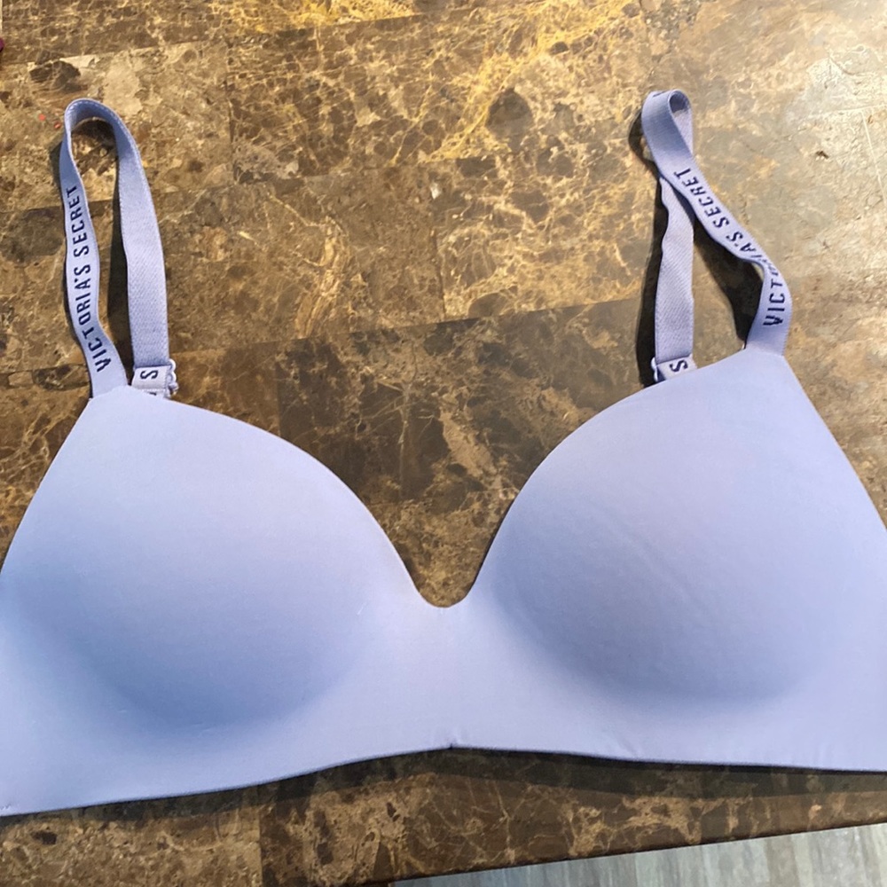 Victoria Secret tshirt bra